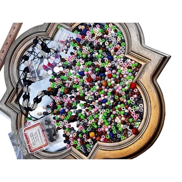 Beads multiple colours and accessories - Picture 12 of 15